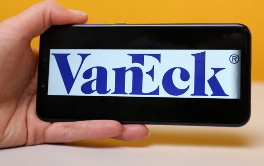 VanEck Onchain Economy ETF Receives SEC Nod, Eyes May 14 Debut