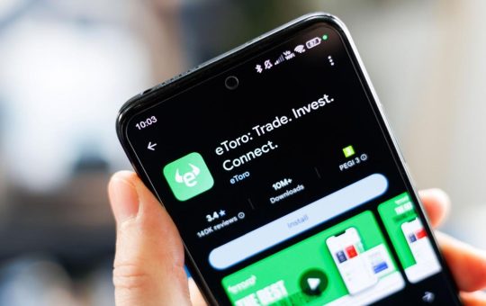 Etoro Prices Upsized IPO at $52 Per Share, Set to Begin Trading on Nasdaq