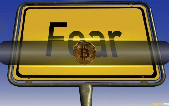 Crypto Fear Hits Extreme on Christmas as Bitcoin, Ethereum ETF Outflows Persist